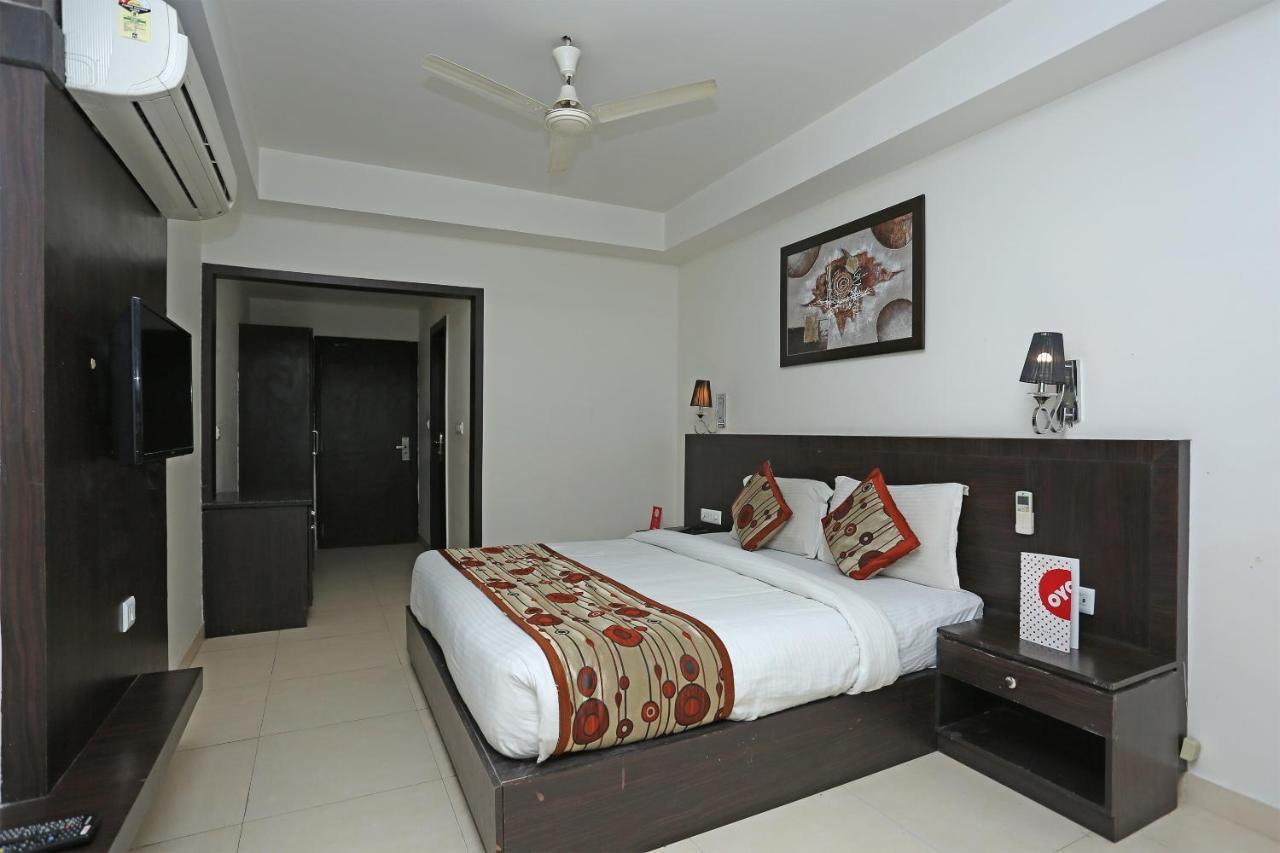 Capital O 3600 Hotel Royal Windsor Kāthgodām Dış mekan fotoğraf