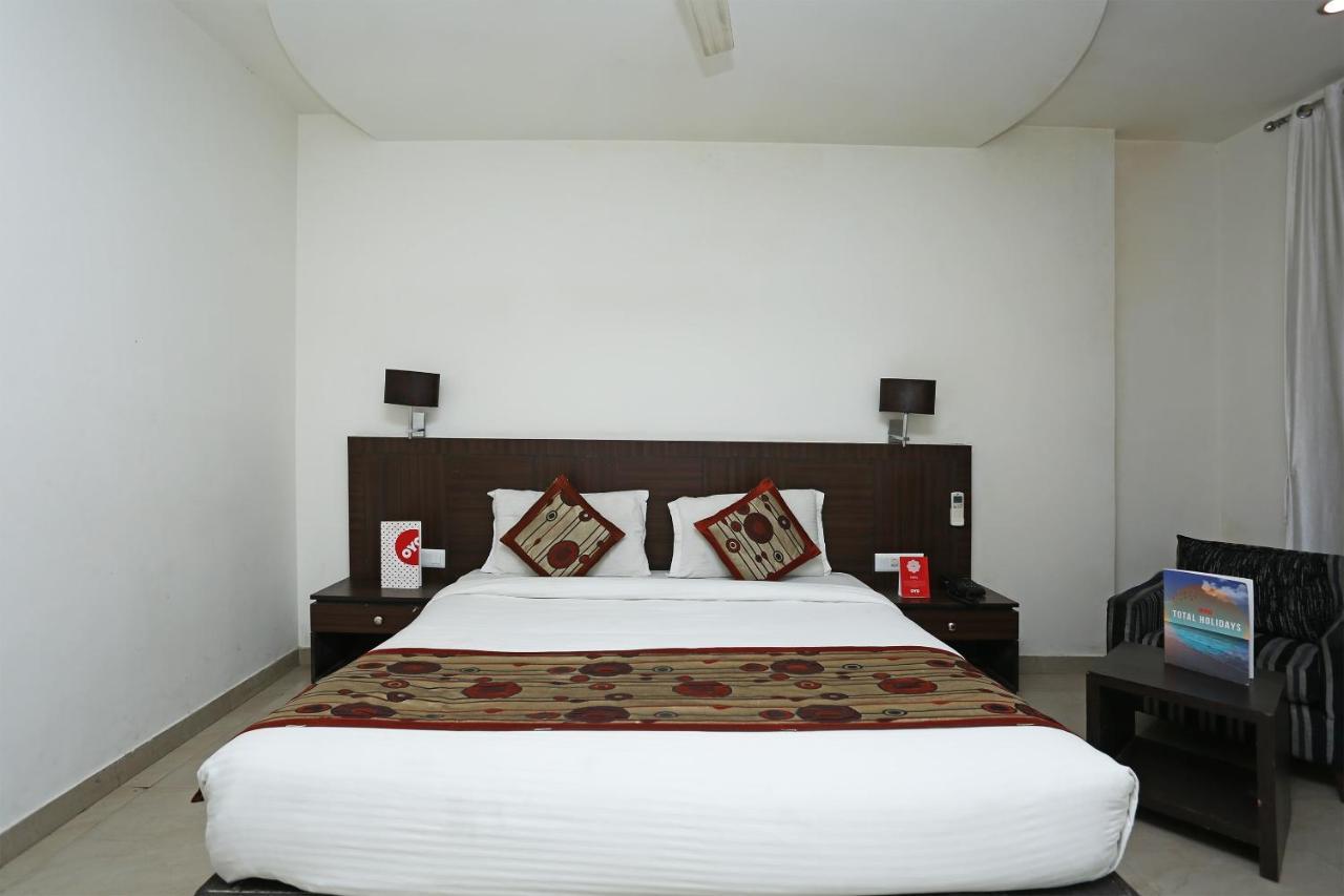 Capital O 3600 Hotel Royal Windsor Kāthgodām Dış mekan fotoğraf