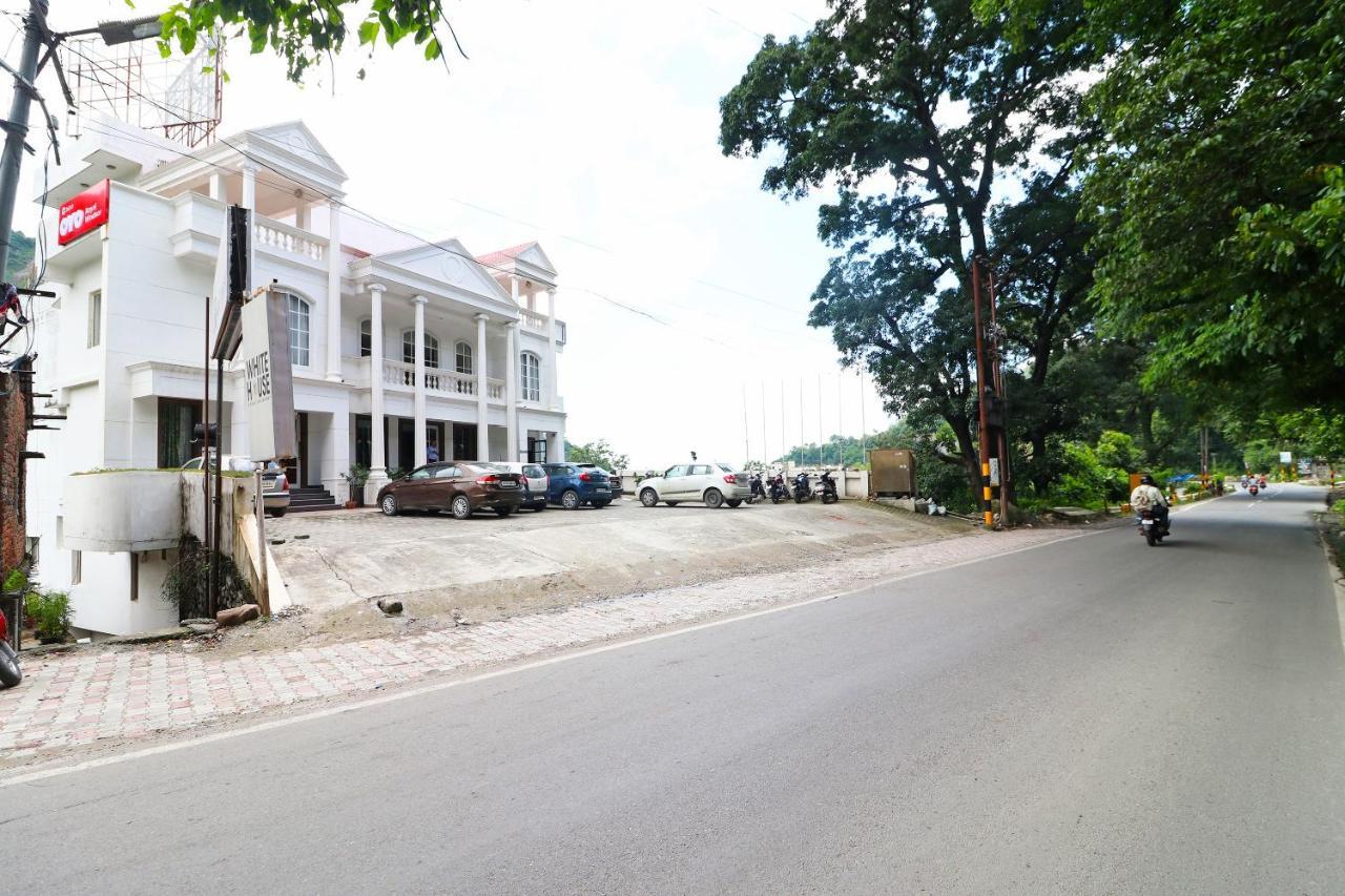 Capital O 3600 Hotel Royal Windsor Kāthgodām Dış mekan fotoğraf