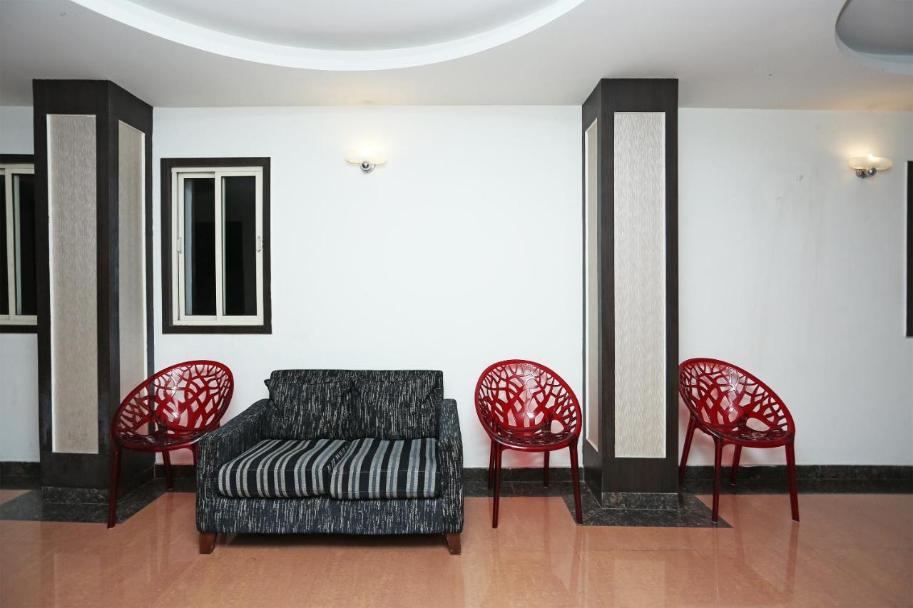 Capital O 3600 Hotel Royal Windsor Kāthgodām Dış mekan fotoğraf